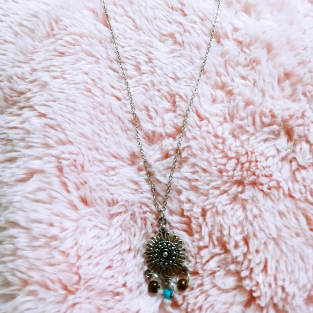 Boho Flower Necklace - Picture 2 of 3